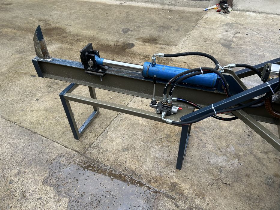 Despicator lemne dupa tractor