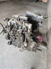 Двигатель Мерседес  бусик 2.5 дизель