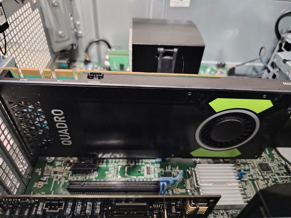 Placa video 8gb ddr5 Nvidia Quadro m4000