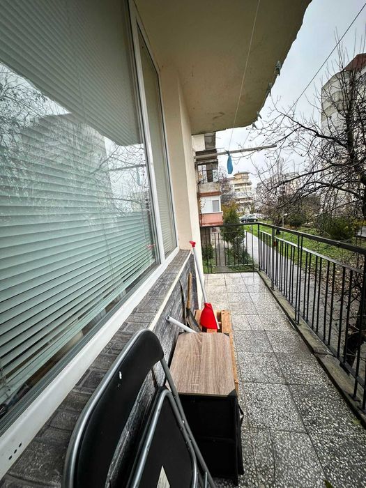 Дава се ПОД НАЕМ