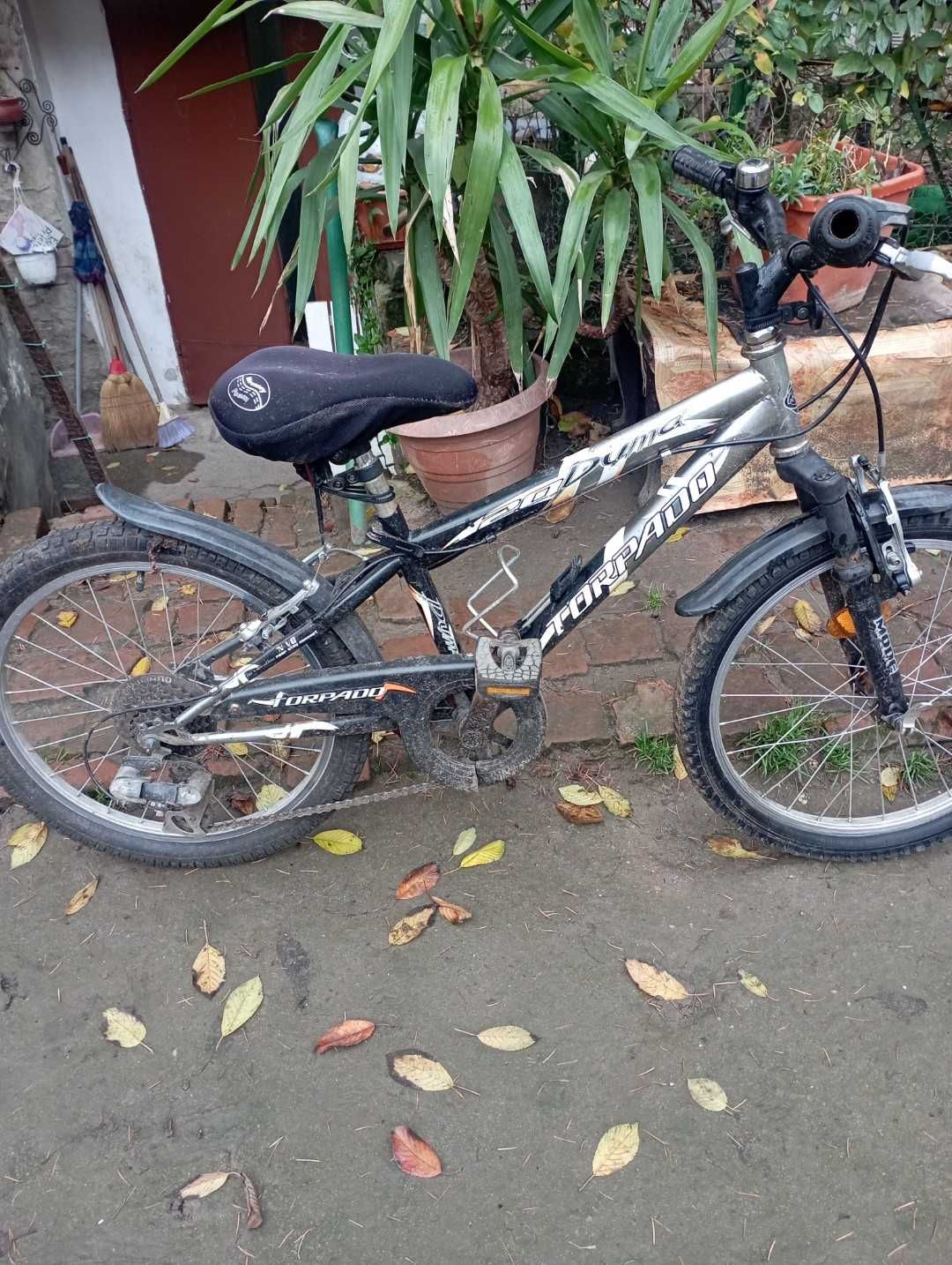 Vând bicicleta de copii  , utilizată foarte puțin ,pe 20 ingi