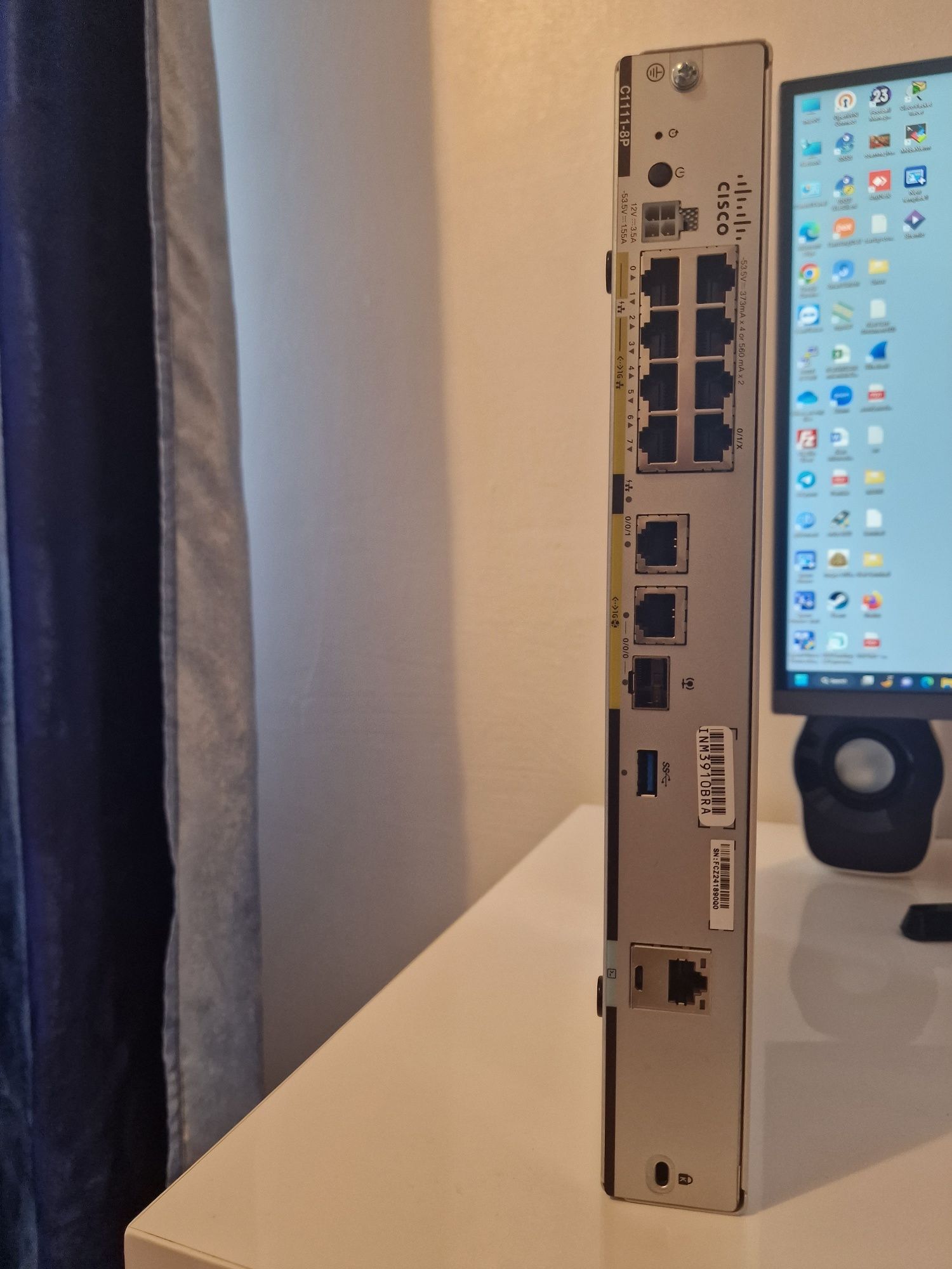 Router ISR-C1111-8P POE4