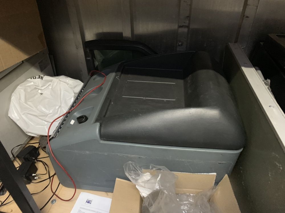Frigider auto camion rulota cu compresor congeleaza 12v si 24v