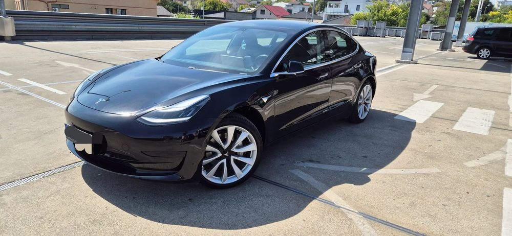 Tesla Model 3 Prim proprietar in Romania