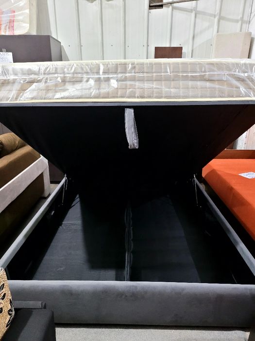 Pat tapițat 160x200 cu lada .Nou.