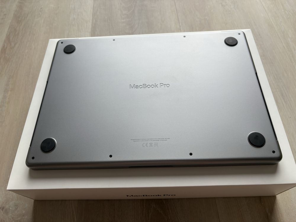 14” Macbok Pro / M1 Pro / 16GB RAM / 512 GB SSD