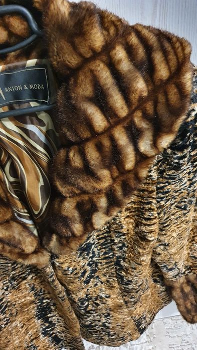 Haina de blana naturala la maneci si guler