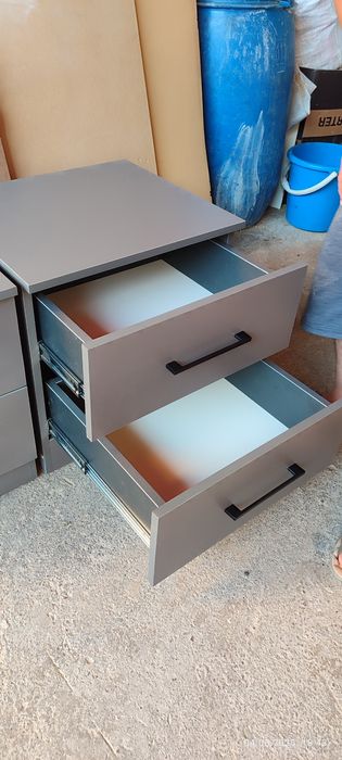 Prikrovatnaya tumbochka iz lmdf