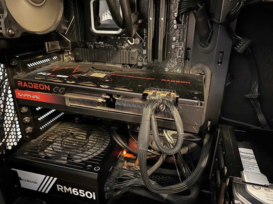 Placa video Sapphire Radeon RX 7800 XT PULSE 16GB GDDR6 256-bit