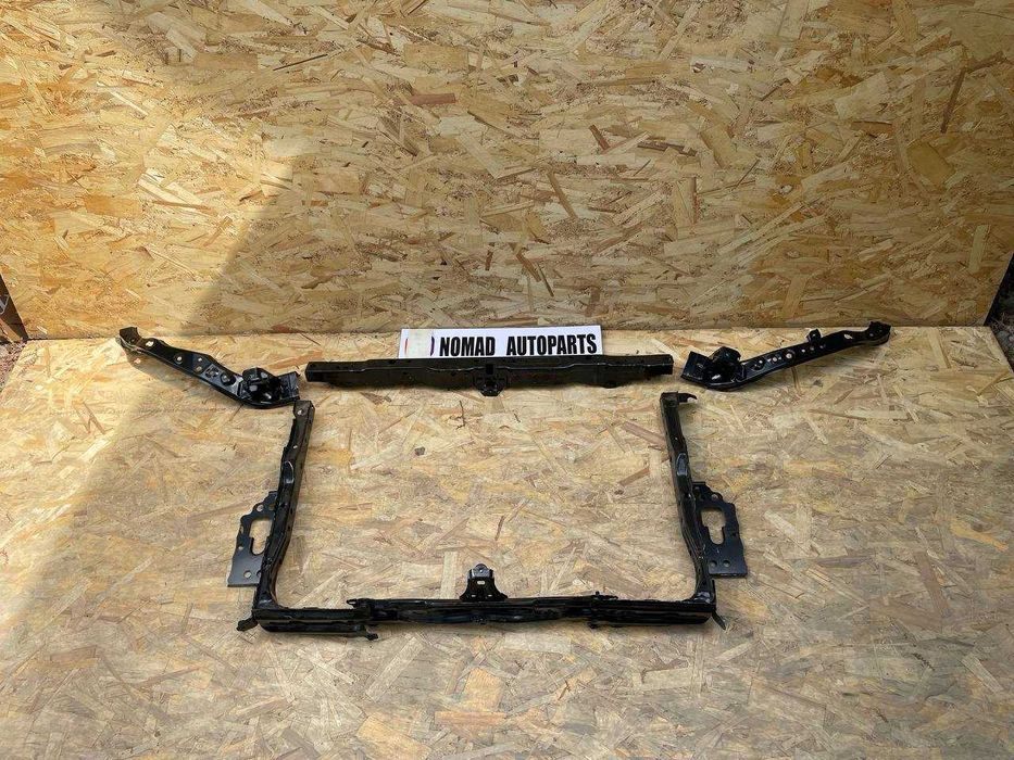 Телевизор в сборе на Рав4 13-19