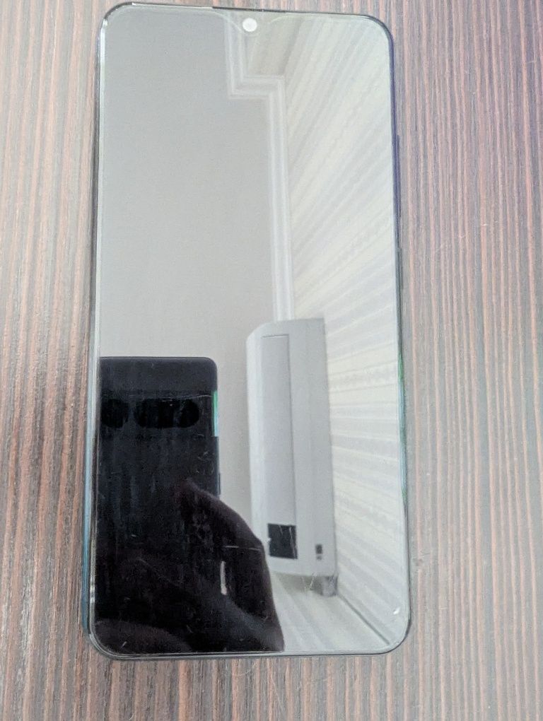 Смартфон Vivo Y1s в отличном  состоянии