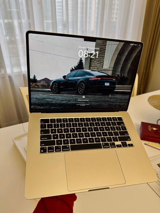 Gold Macbook Air 15 M2 512 GB