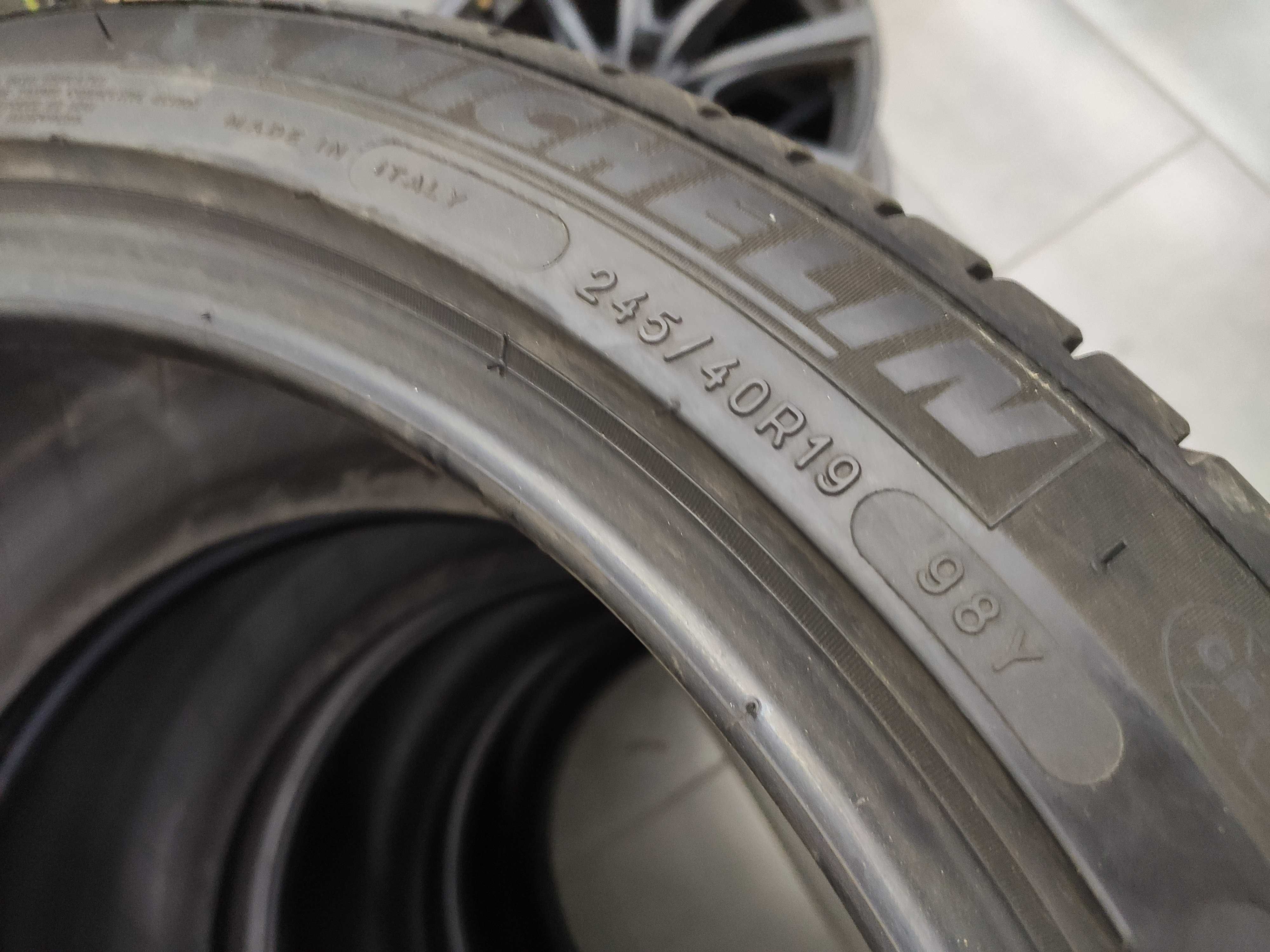 Летни гуми пакет 245 40 19 и 275 35 19 - Michelin Runflat
