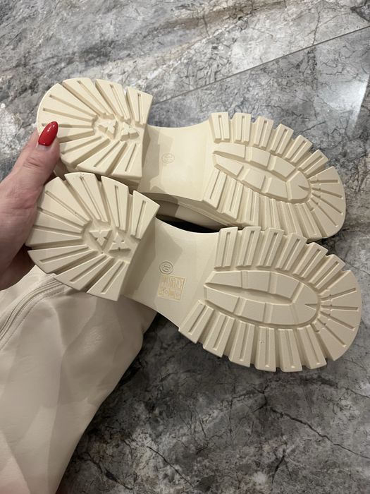 Дамски бежови високи ботуши