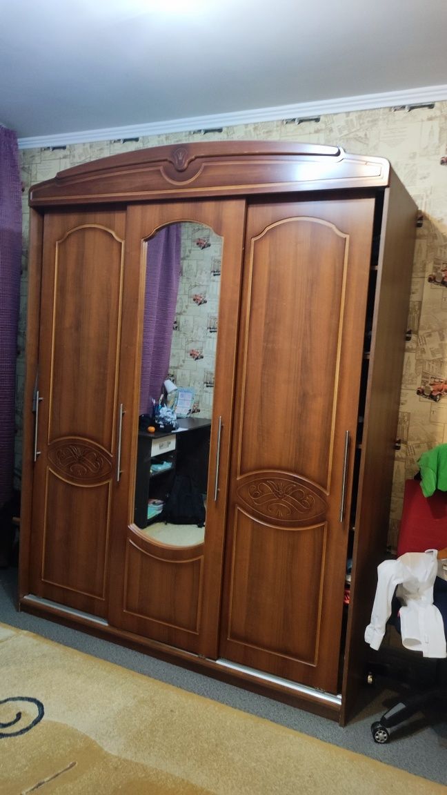 Продам шкаф в спальню