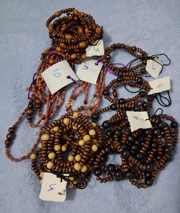 Vand lot de bijuterii noi