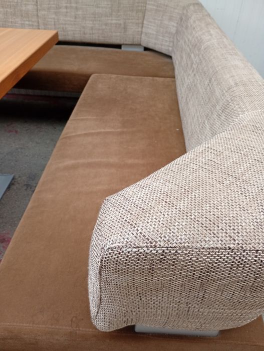 Colțar cu masă, taburet și 2 scaune