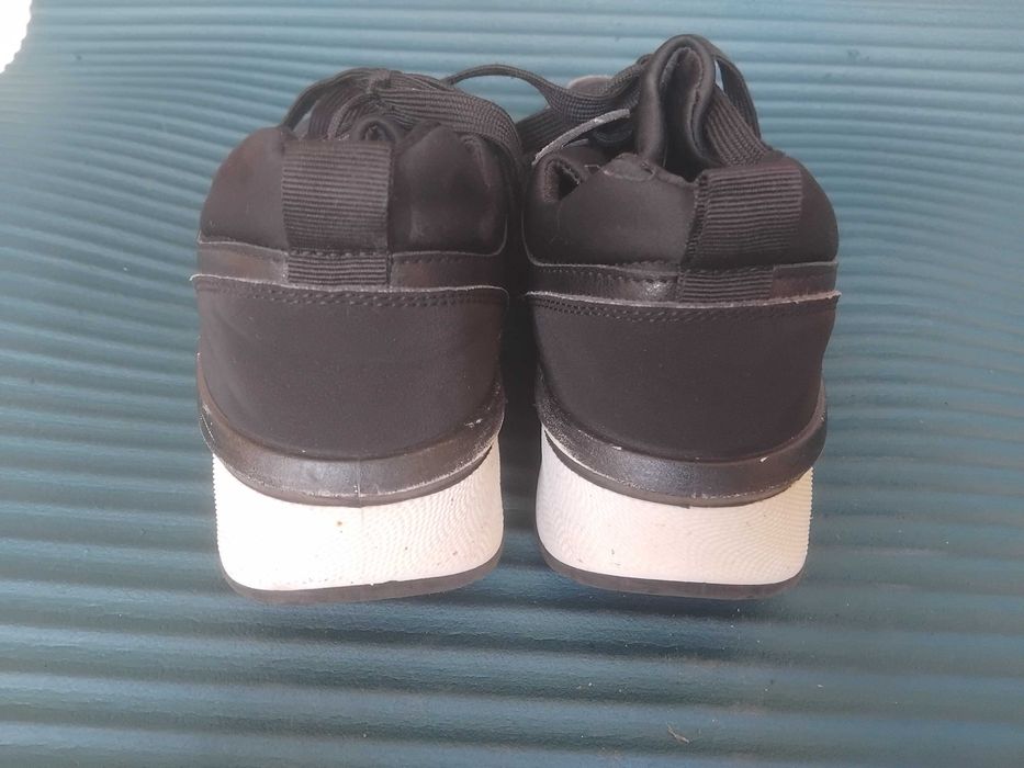 Удобни Маратонки 39 номер