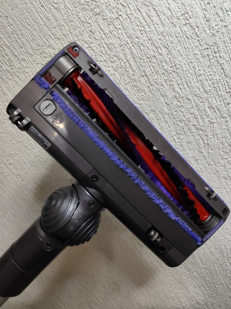 Безжична прахосмукачка Dyson