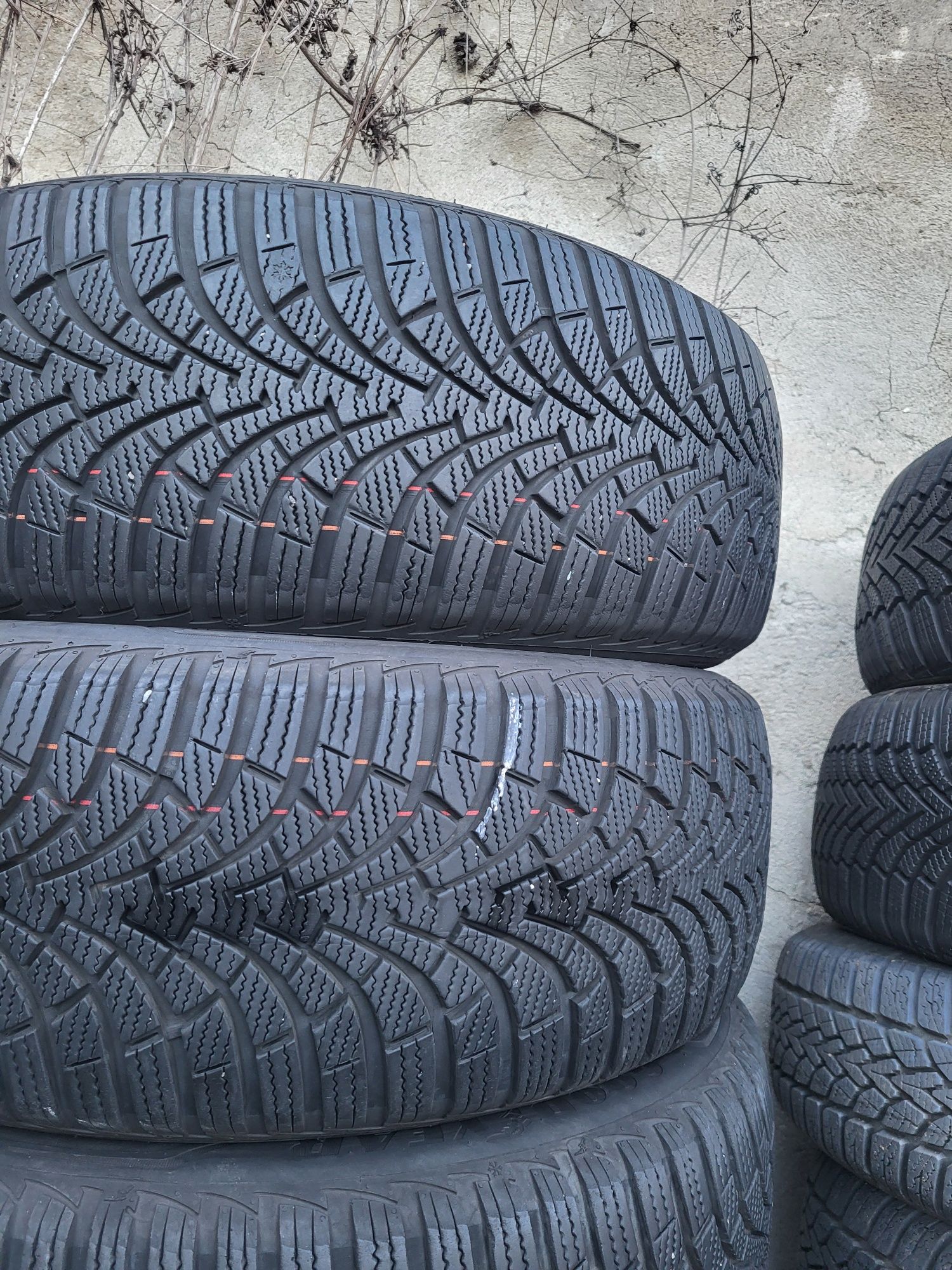 4бр. 205 55 16 Goodyear зимни.