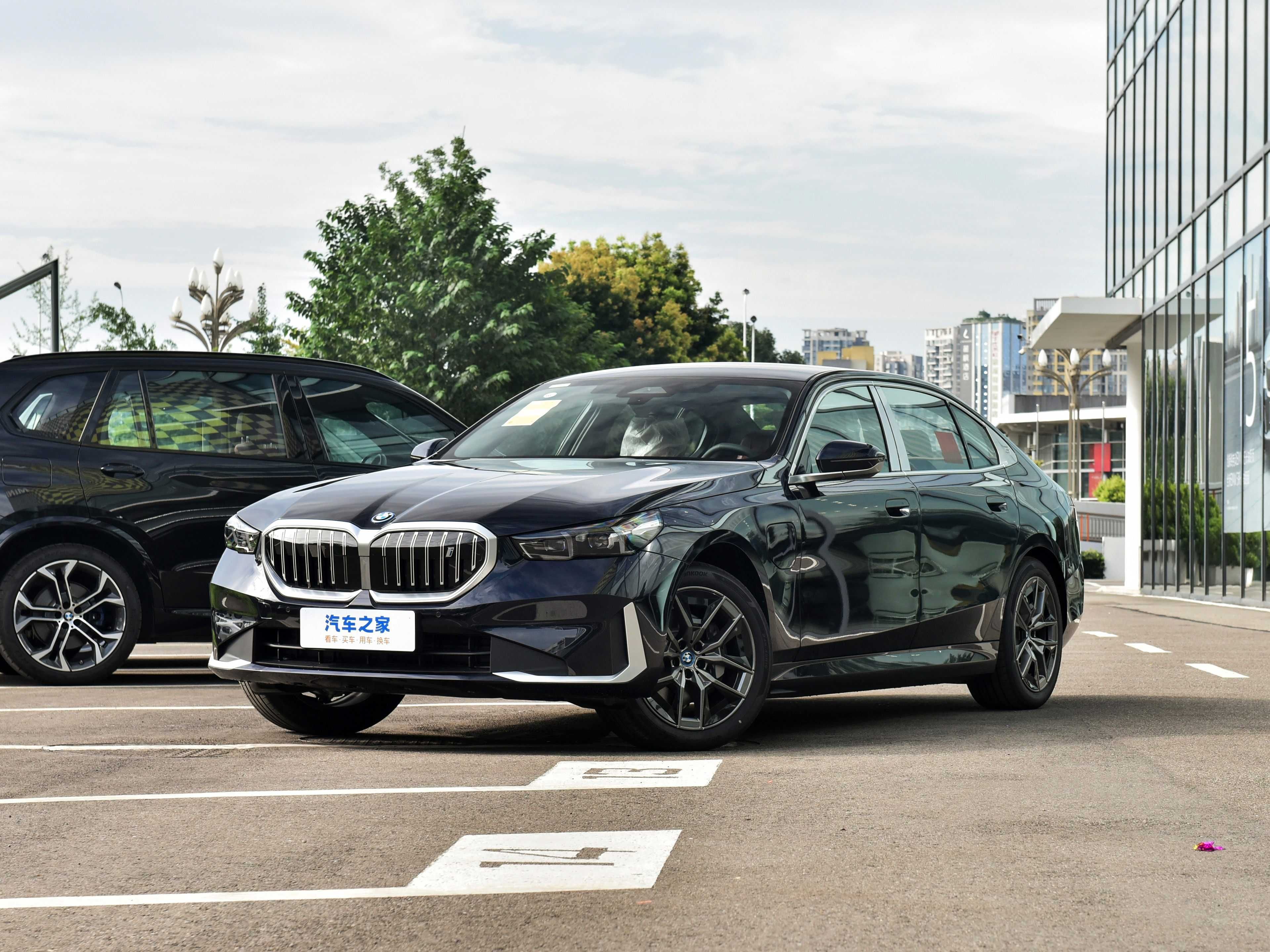 BMW  i5  35L   sotuvda tayyor