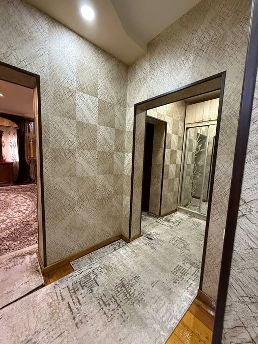 Kvartira sotiladi 3 xonali hamma jihozlari bilan2- etajda 70 kv.m