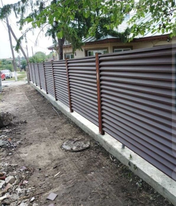 Vând garduri plasa,șapcă metalica,tip jaluzea,tabla cutata .