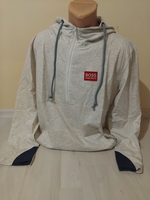 Bluzon bărbați Hugo Boss nou.