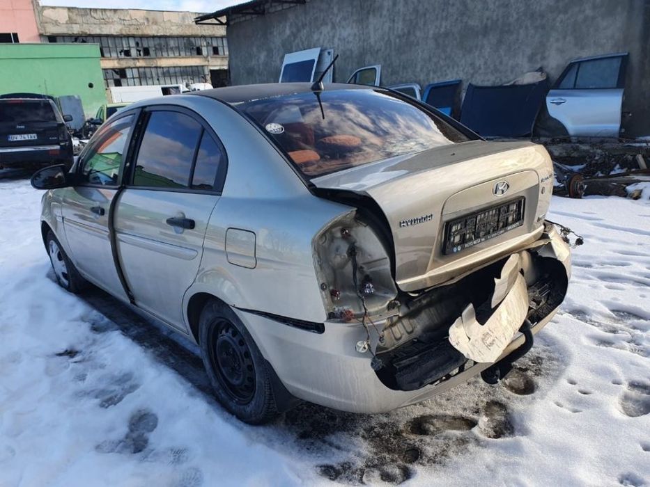 Dezmembrez Hyundai Accent motor 1.5diesel 110cp D4FA dezmembrari cutie de viteze manuala 5+1 trepte