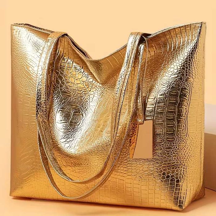 Дамска чанта + 2 портмонета цвят злато