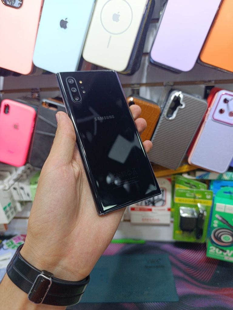 Samsung Note 10+ 12/512 ideal
