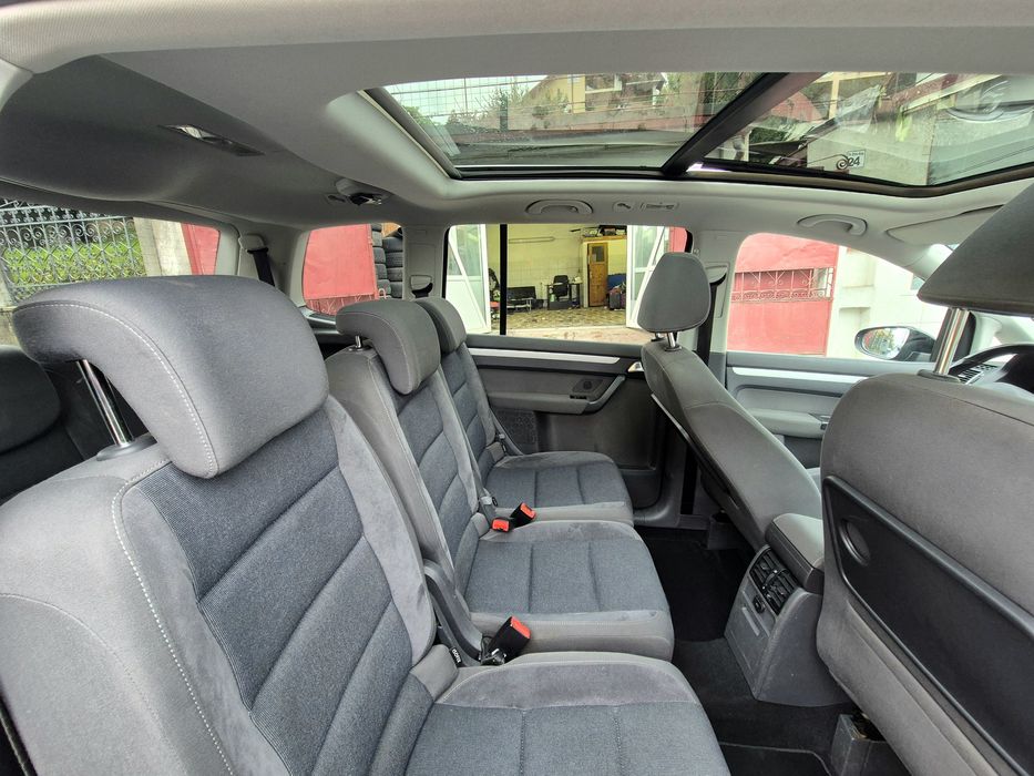 VW Touran- 7 locuri- 2.0 - 140CP-Euro5-Xenon