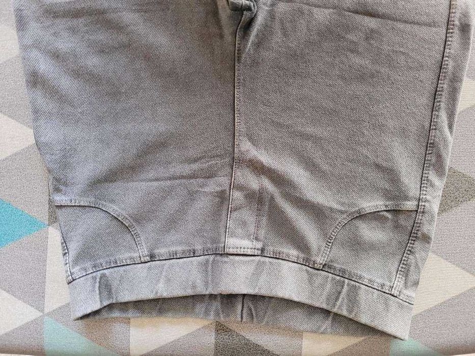 4 бр Запазени дънки и клинове за училище 146 - 152 см / плюс 1 подарък