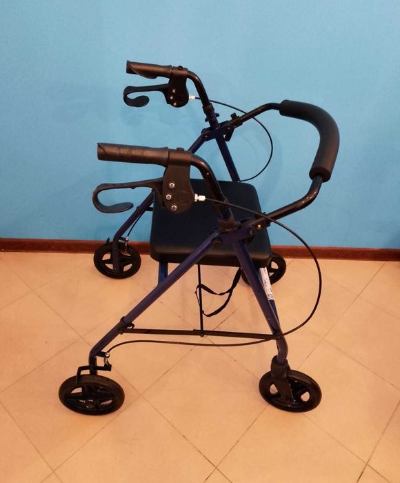 Ролатор Mobiak Blue Walker с 1 г. гаранция и право на връщане