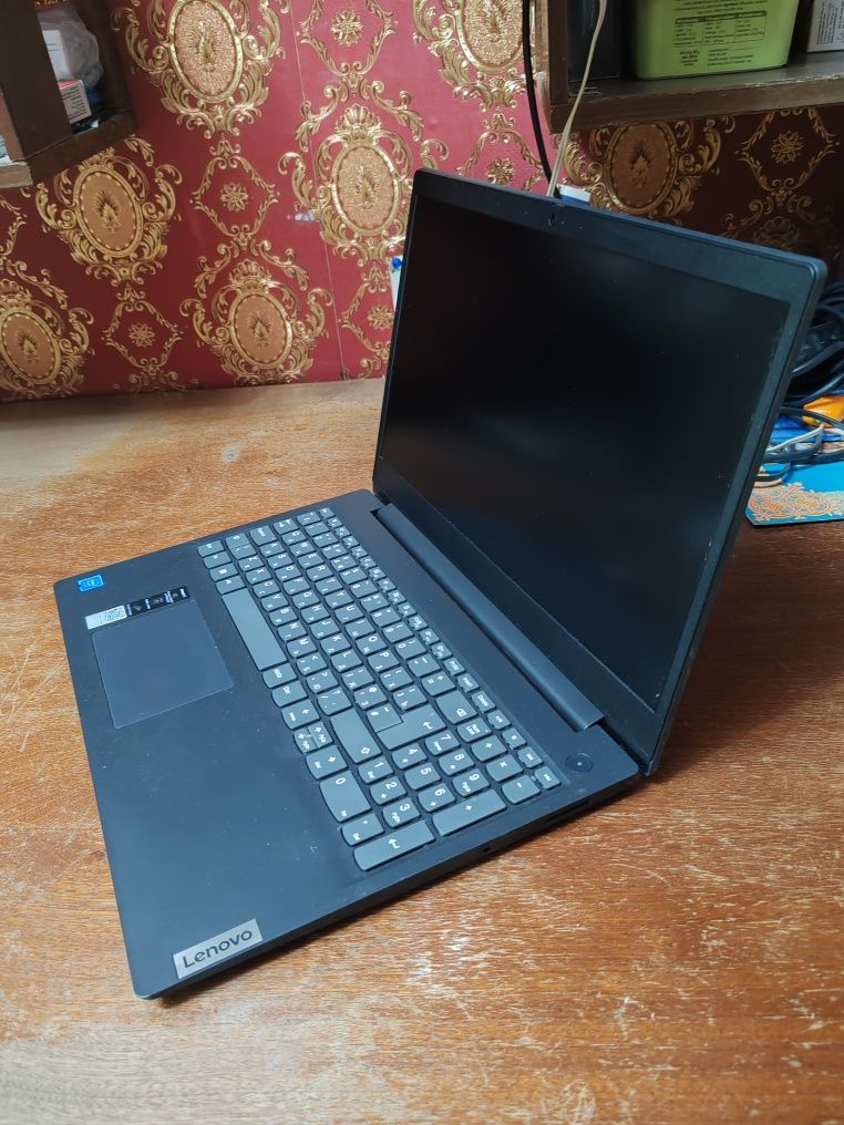Ноутбук Lenovo 16" Full HD IPS | 1TB HDD | 4GB RAM