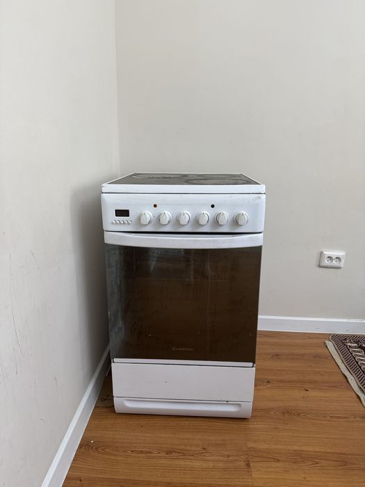 Продам электрическую плиту