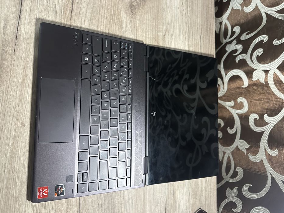 Leptop HP Envy x360