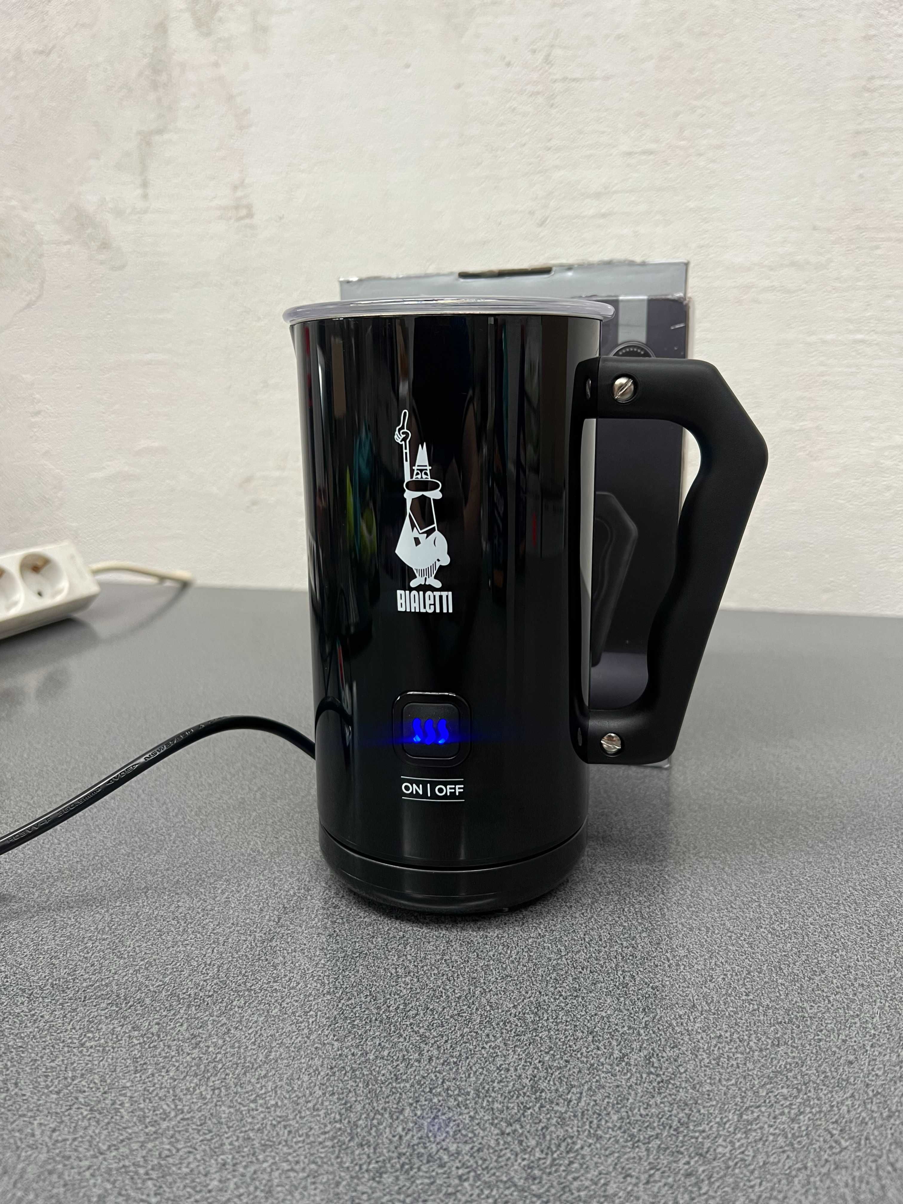 Пенообразувател за мляко Bialetti 4433 , 300W , 300мл