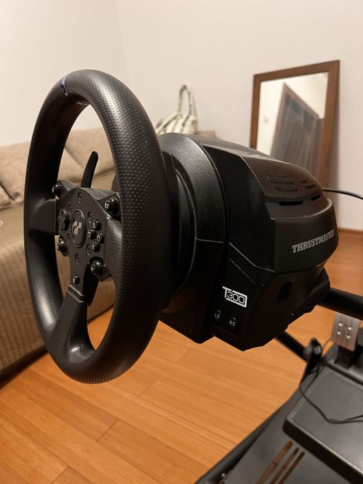 Volan gaming Thrustmaster T300RS GT si suport volan Huzaro Speed 3.0
