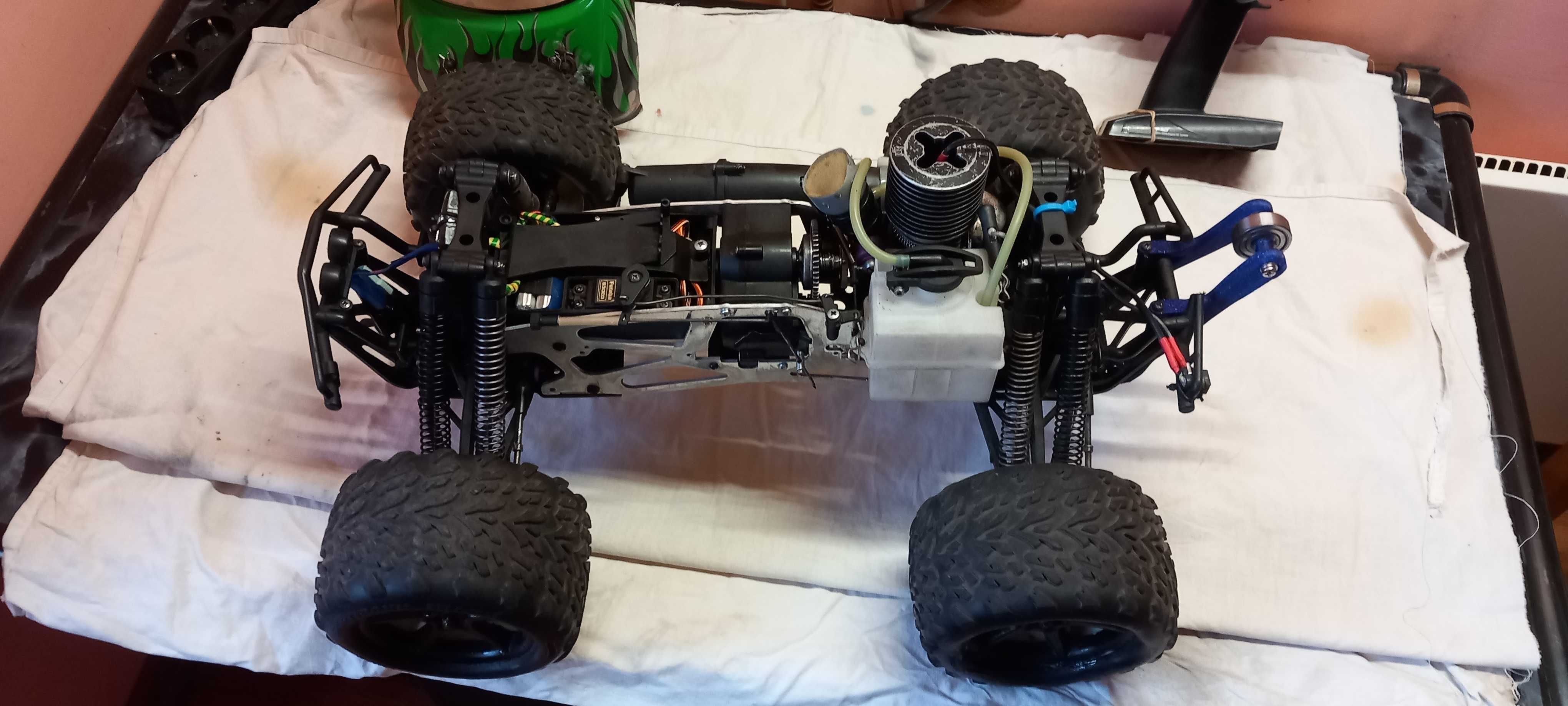 RC NITRO HPI Savage X4.6