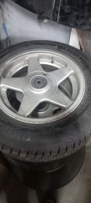 Продам зимнию резину на дисках 205/65/15.