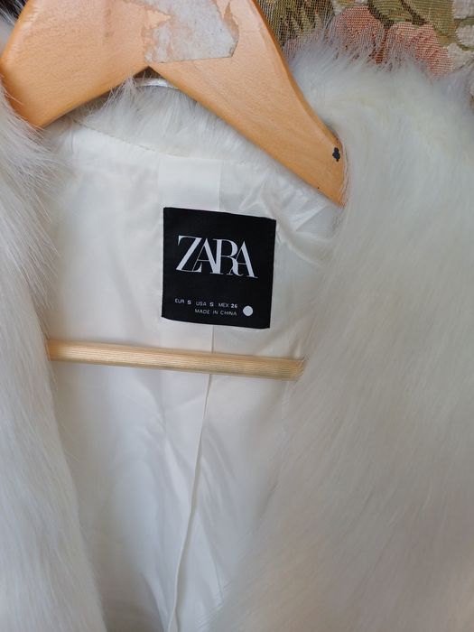 Късо палто  на  Зара и Бершка