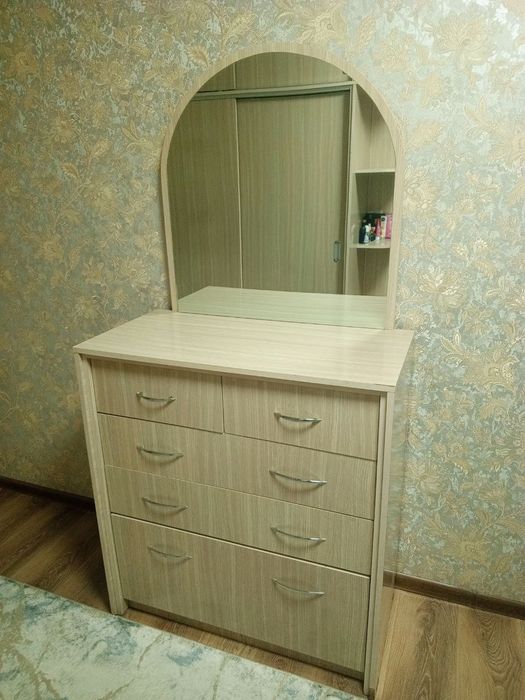 Продаётся кровать шифоньер стол