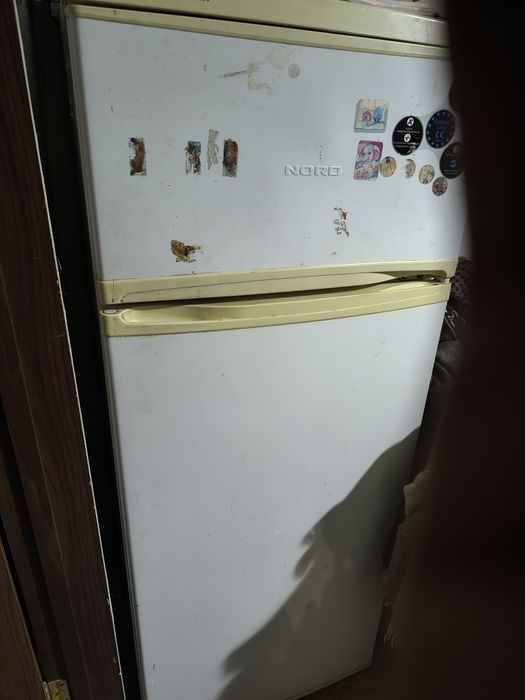 Холодильник на запчасти. Не знаем что с ним