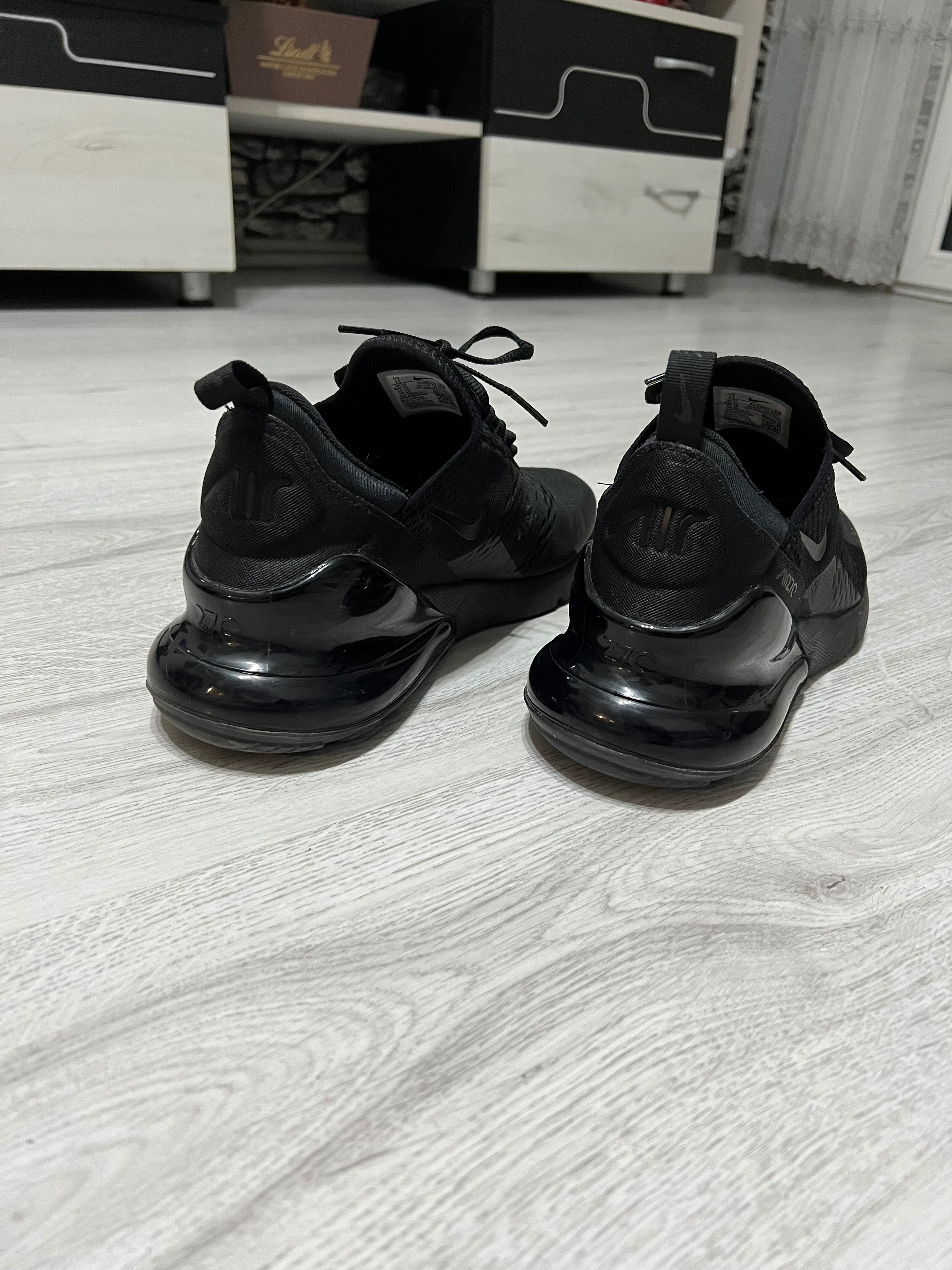 Маратонки Nike Air max 270