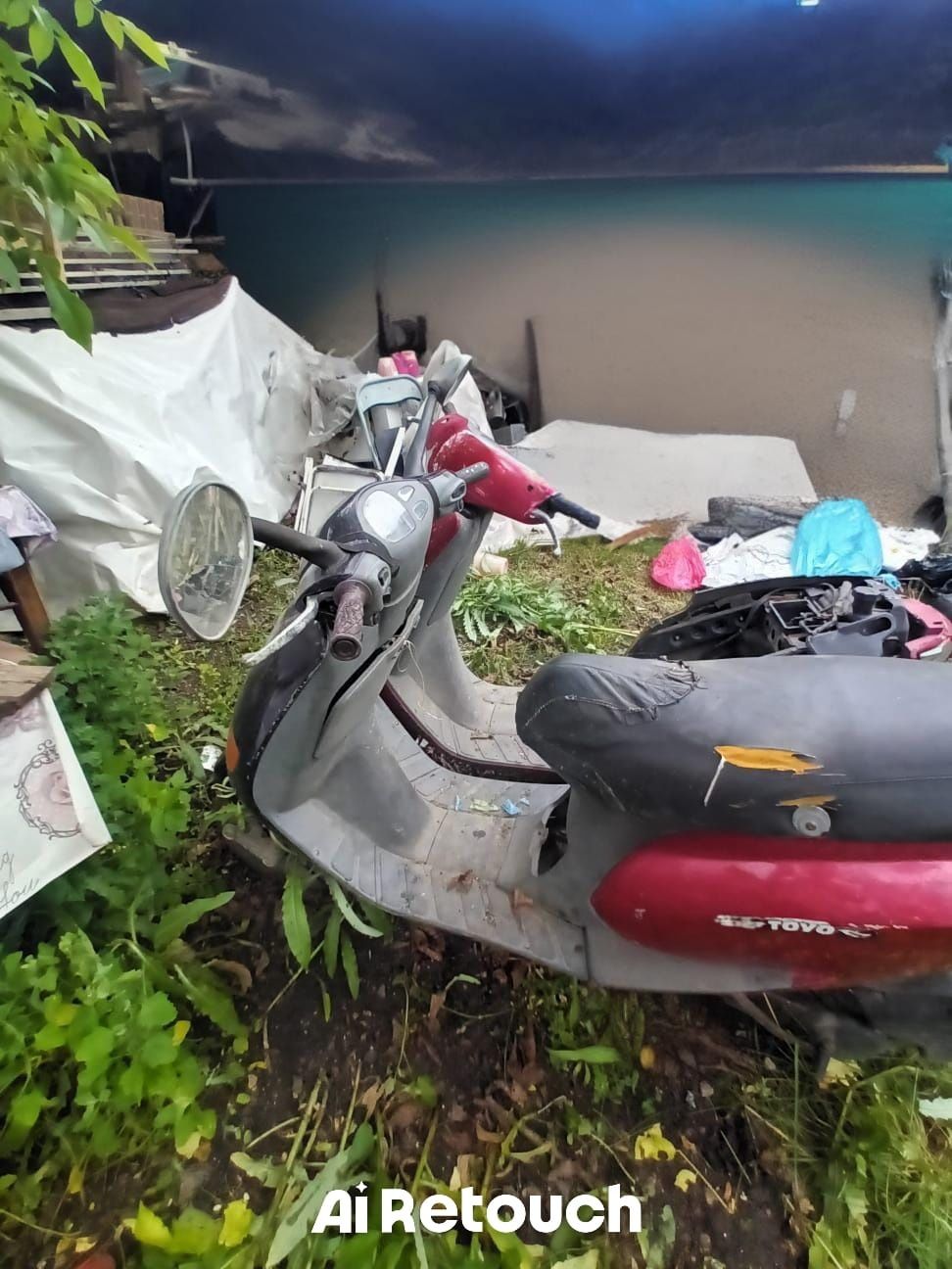 VÂND 2 SCUTERE Piaggio Sfera pentru piese sau reparat