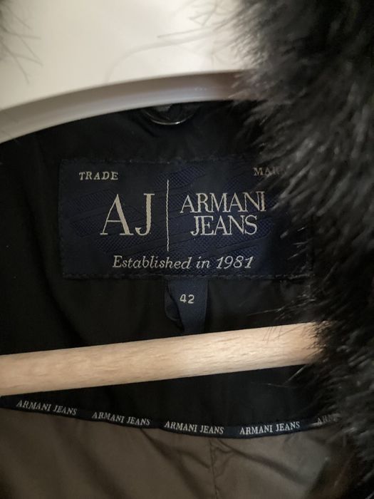 Яке Armani Exchange