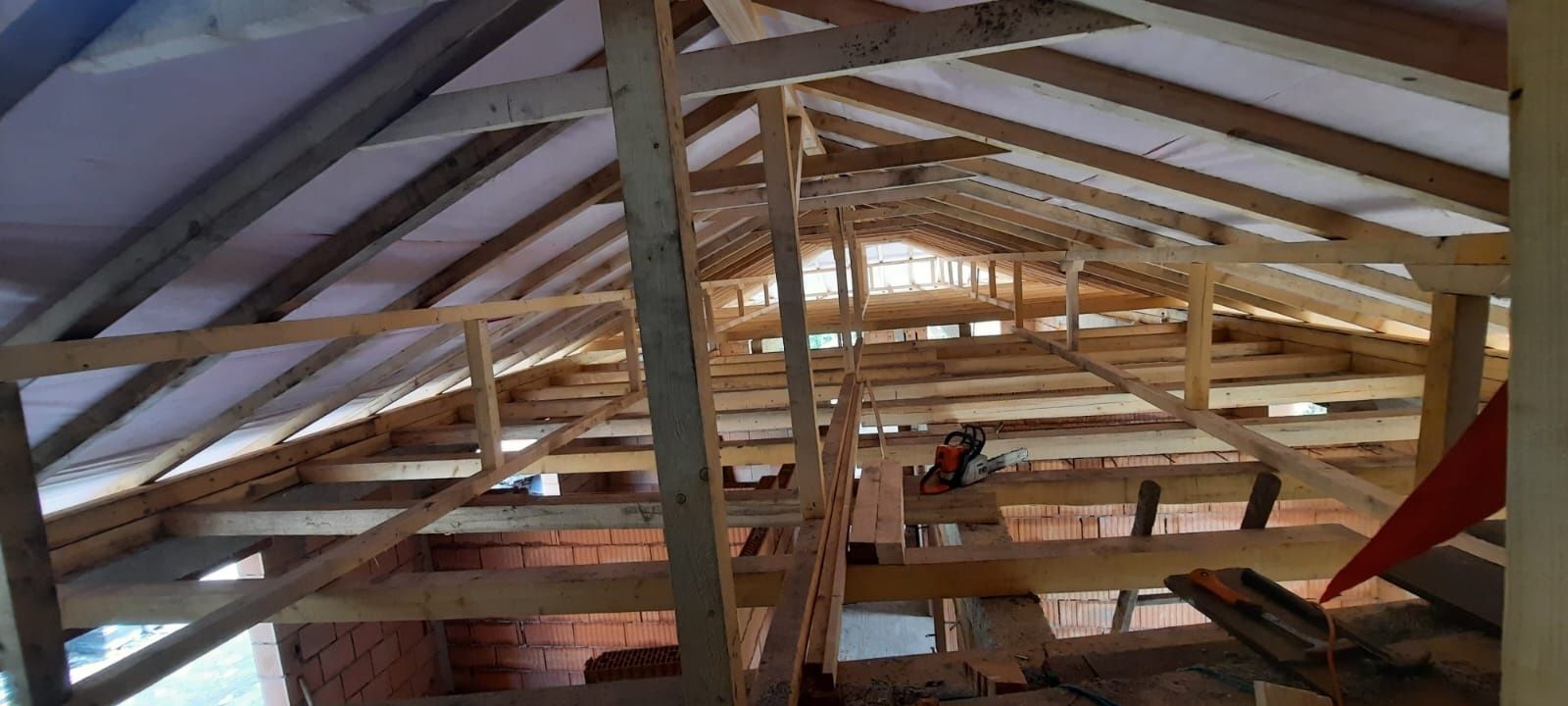 Executăm Acoperise si reparatii mici reducere 10%