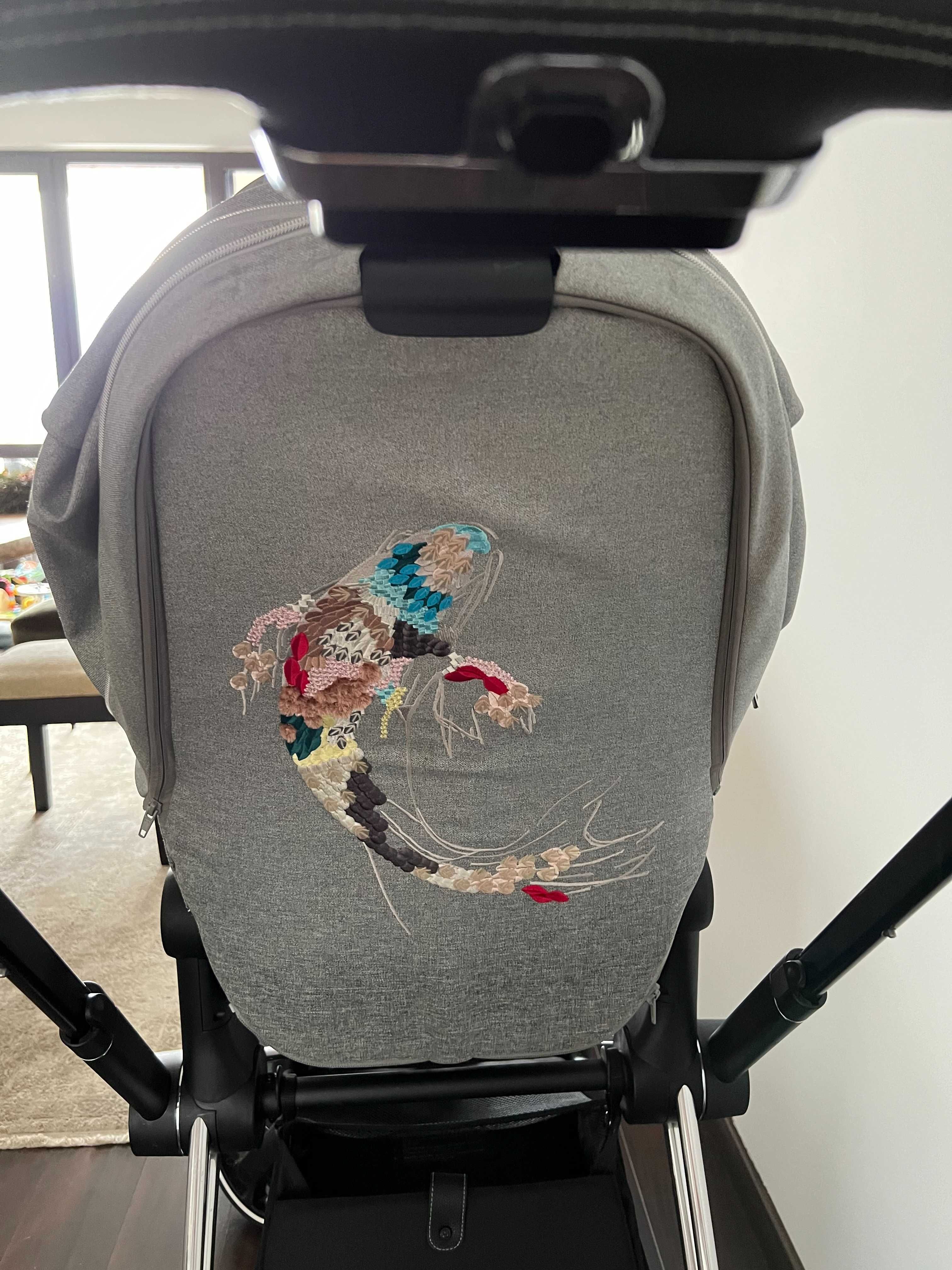 Детска количка Cybex Priam 4 с луксозна тапицерия Koi и зимно чувалче