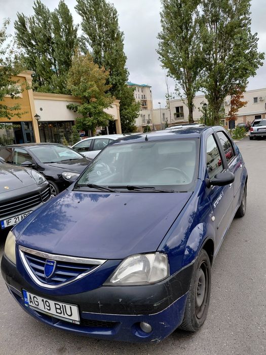 Vând Dacia Logan